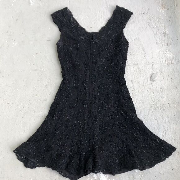 Carmen Marc Valvo beaded lace dress - Picture 4 of 6